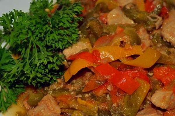 Готова свинина з овочами Готова свинина з перцем і помідорами