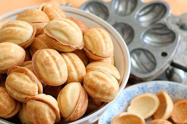 Як приготувати горішки зі згущеним молоком