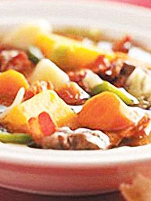 Яловичина тушкована з овочами