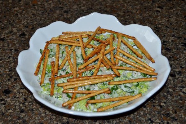 salat-s-pekinskoj-kapustoj-i-kurinoj-grudkoj1