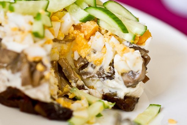 salat-s-kuricej-i-vetchinoj2