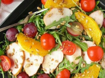 originalnyj-prazdnichnyj-salat-s-apelsinom-i-kuricej