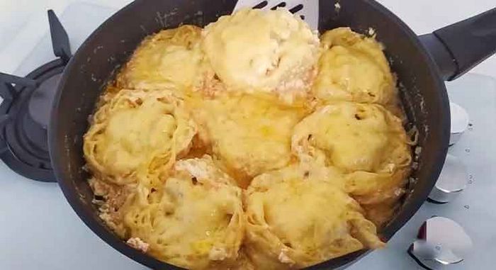 Макарони з куркою на сковороді