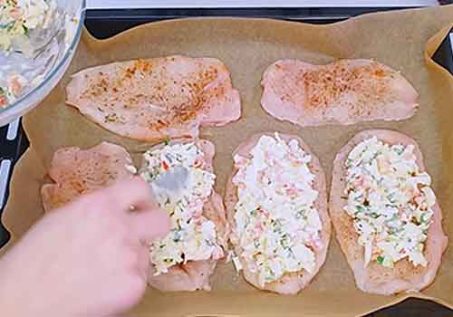 Курка в духовці з хрусткою скоринкою
