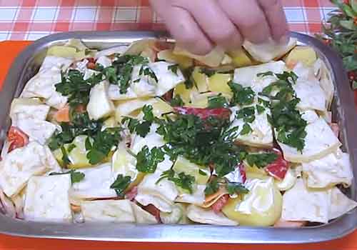 Курка в духовці з хрусткою скоринкою