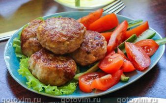 Котлети зі свинини та курки з сиром чанах