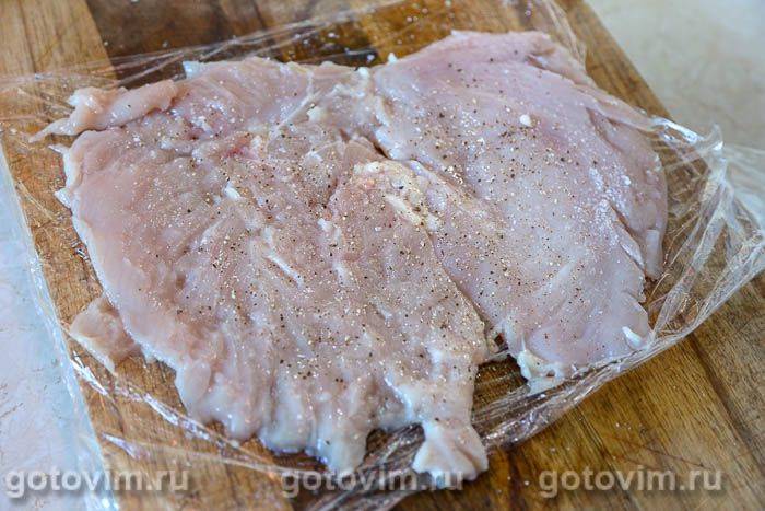 Фотографії рецепта Курячі рулетики з беконом на сковороді, 02 Курячі рулетики з беконом на сковороді, Крок 02