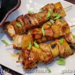 Курячі шашлички з ананасами на шпажках Курячі шашлички з ананасами на шпажках