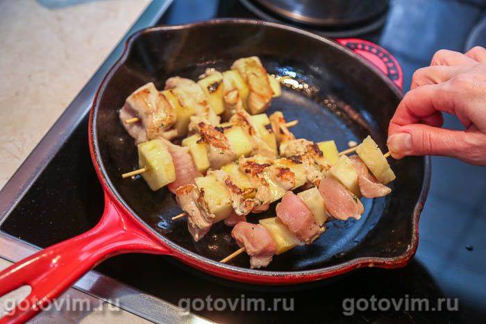 Фотографії рецепта Курячі шашлички з ананасами на шпажках, 05 Курячі шашлички з ананасами на шпажках, Крок 05