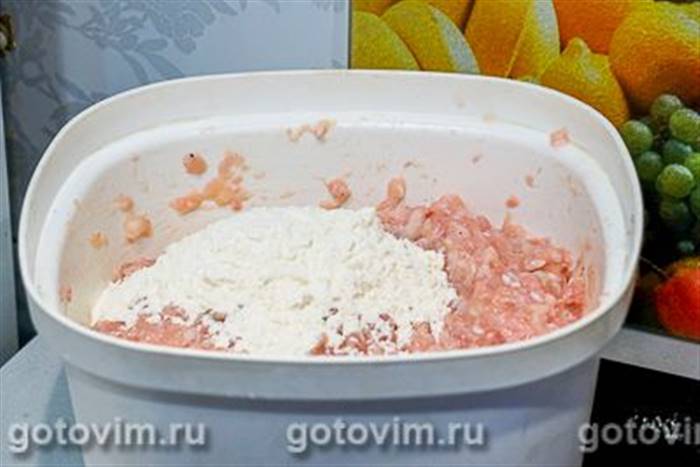 Фотографії рецепта Курячі тефтелі в соусі з овочів, 04 Курячі тефтелі в соусі з овочів, Крок 04