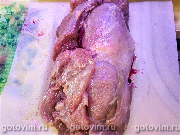 М'ясний рулет зі свинини з куркою та вишнею, Крок 04