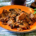 М'ясо у квасі, тушковане з житніми сухариками М’ясо у квасі, тушковане з житніми сухариками
