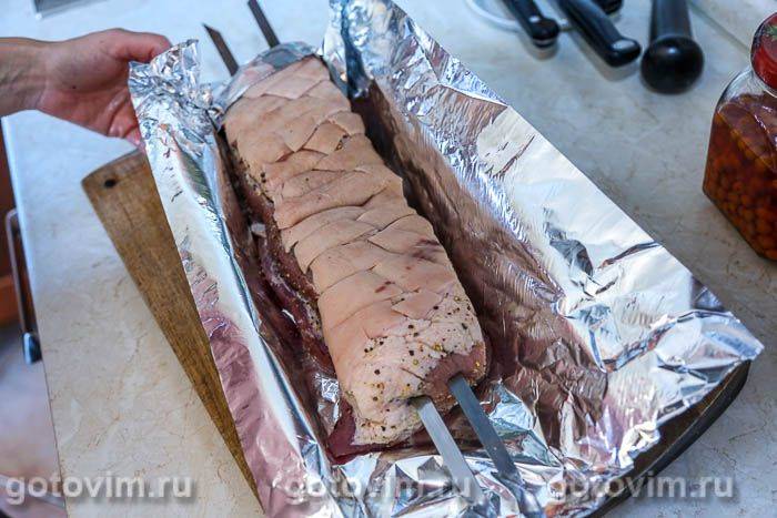 Свиняча грудинка, запечена цілим шматком на шампурах (на мангалі), Крок 03