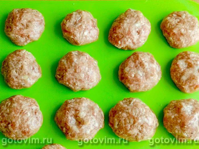 Фотографії рецепта Тефтелі з телятини в гострому соусі з персиків, 03 Тефтелі з телятини в гострому соусі з персиків, Крок 03