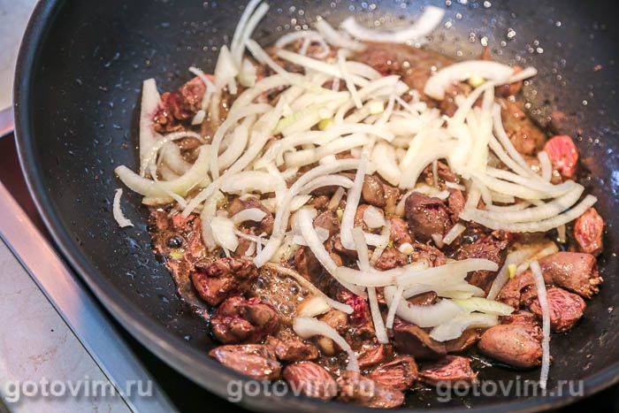 Фотографії рецепта Тушкована картопля з курячими сердечками, 02 Тушкована картопля з курячими сердечками, Крок 02