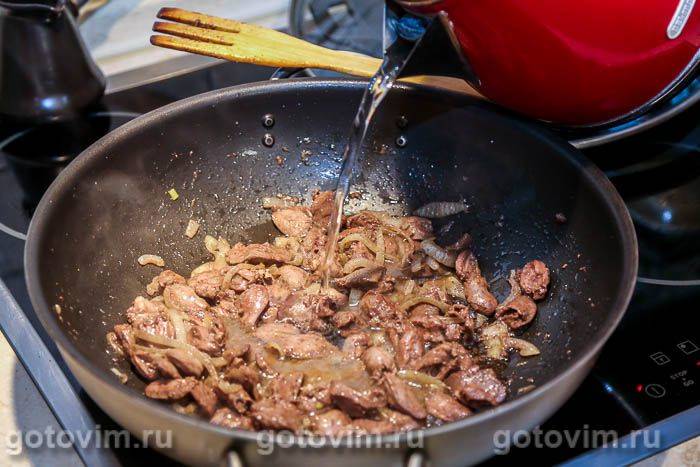 Фотографії рецепта Тушкована картопля з курячими сердечками, 03 Тушкована картопля з курячими сердечками, Крок 03