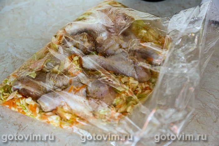 Курячі гомілки з капустою, запечені в пакеті для запікання (в духовці), Крок 05