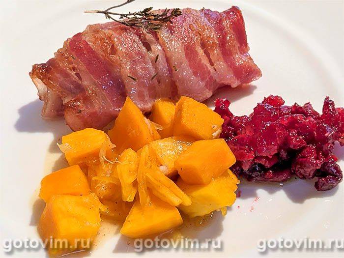Курячі рулетики з вишнею. Фотографія рецепта