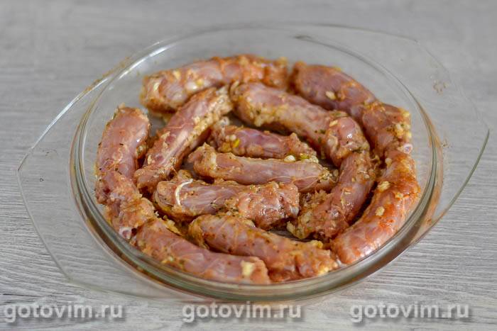 Курячі шиї з часником, паприкою і прованськими травами в духовці, Крок 04
