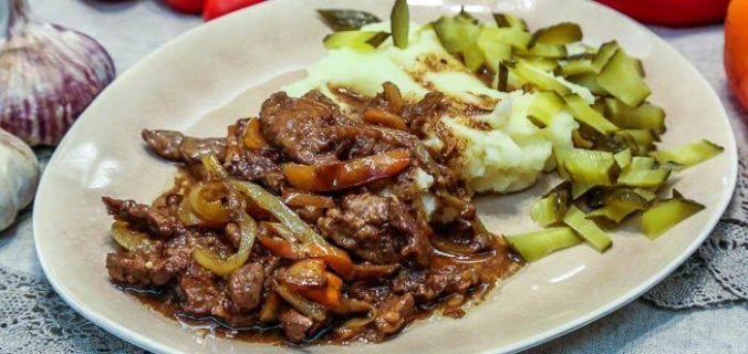 Печінка індички з овочами в кисло-солодкому соусі