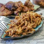 Рвана свинина (Pulled Pork), запечена в томатному соусі