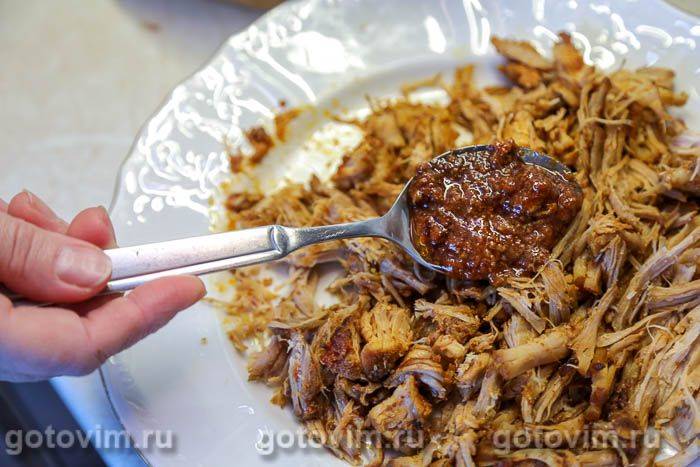 Фотографії рецепта Рвана свинина (Pulled Pork), запечена в томатному соусі , 07 Рвана свинина (Pulled Pork), запечена в томатному соусі , Крок 07