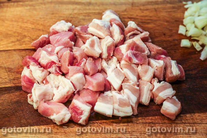 Смажене м'ясо з кабачками та гливами, Крок 01