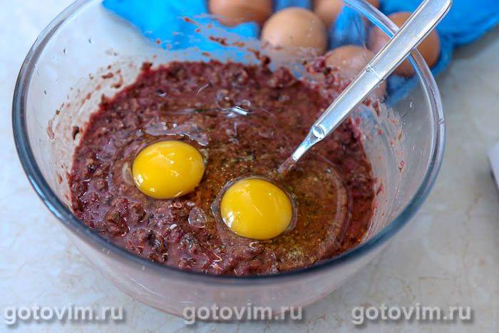 Вафлі з печінки зі смаженими грибами та цибулею, Крок 06