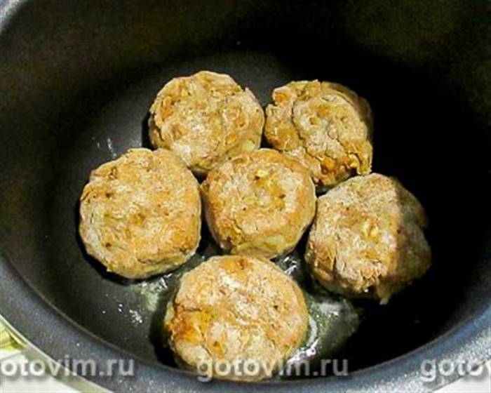 Фотографії рецепта Биточки курячі з манкою в мультиварці, 04 Биточки курячі з манкою в мультиварці, Крок 04