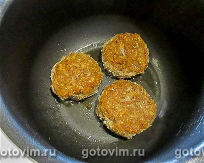 Фотографії рецепта Биточки з курячого фаршу з гречкою та сиром у мультиварці, 04 Биточки з курячого фаршу з гречкою та сиром у мультиварці, Крок 04
