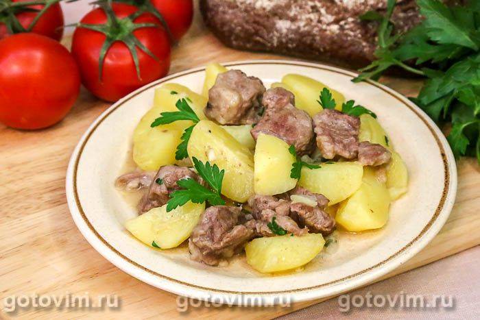 Душенина з баранини (тушковане м'ясо з картоплею) Душенина з баранини (тушковане м'ясо з картоплею)