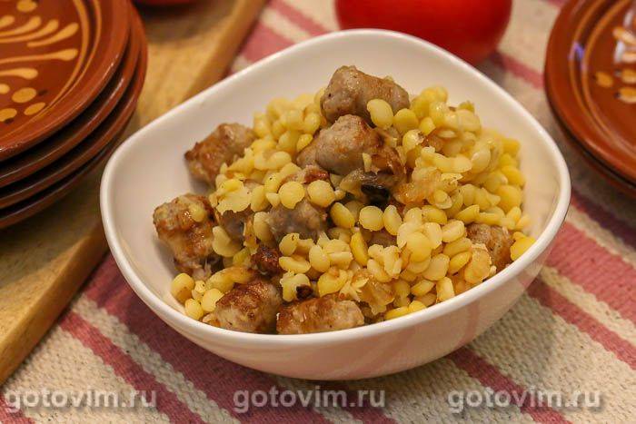 Горохова каша зі смаженими ковбасками. Фотографія рецепта Горохова каша зі смаженими ковбасками. Фотографія рецепта