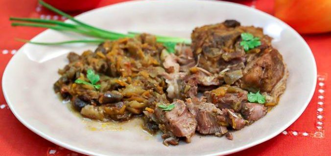 Індичка з овочами в духовці