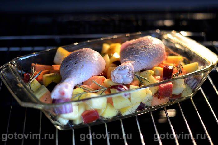Курячі гомілки з картоплею, кабачками, бататом і солодким перцем у духовці, Крок 07