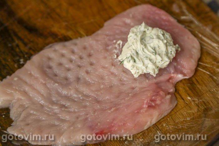 Курячі рулетики з сирним сиром і зеленню в духовці, Крок 04
