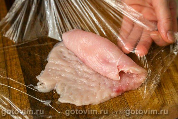 Курячі рулетики з сирним сиром і зеленню в духовці, Крок 05