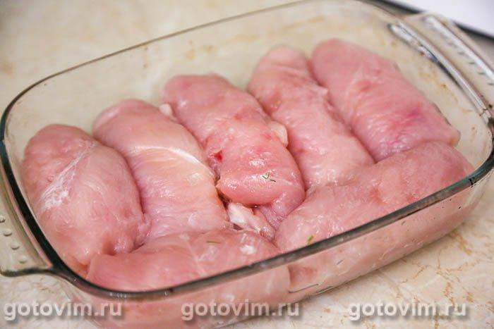 Курячі рулетики з сирним сиром і зеленню в духовці, Крок 06