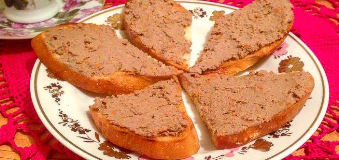 Паштет із печінки кролика з овочами та вершковим маслом
