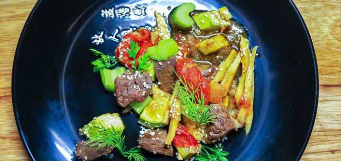Печінка теріякі з грушею та овочами