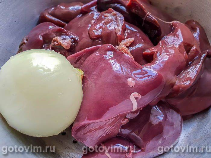 Печінкові кекси в силіконових формочках, Крок 01