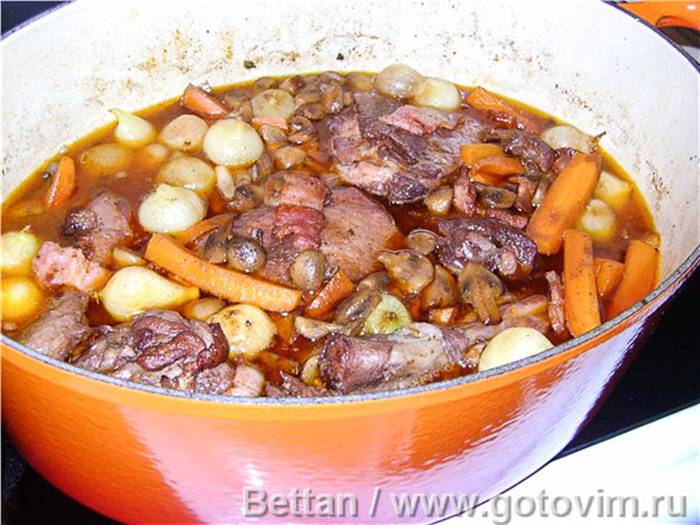 Півень у вині (coq au vin). Фотографія рецепта