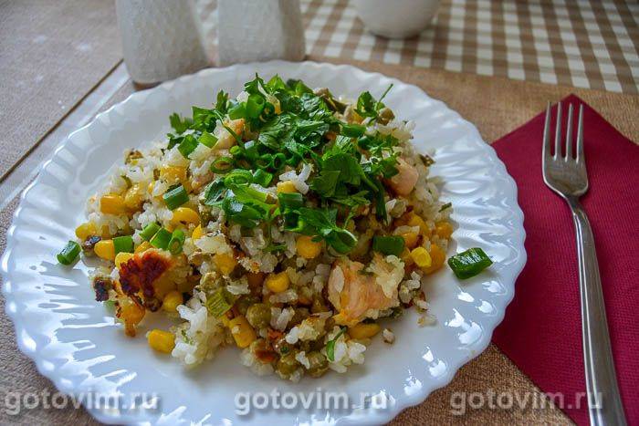 Рис із куркою в сметані, запечений у духовці. Фотографія рецепта