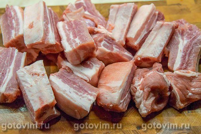 Тушковані свинячі реберця з білою квасолею, чорносливом і яблуками, Крок 03