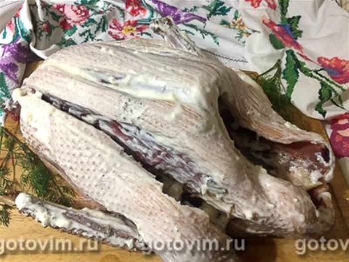 Фотографії рецепта Гуска в духовці з яблуками та чорносливом у рукаві, 03 Гуска в духовці з яблуками та чорносливом у рукаві, Крок 03