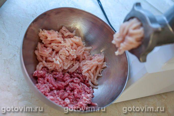 Котлети з курячих грудок і свинини (без яєць і хліба), Крок 01