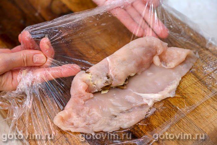 Курячі рулетики з сиром, маринованими опеньками та хрустким беконом, Крок 06