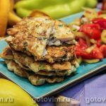Оладки з курячого філе з лисичками