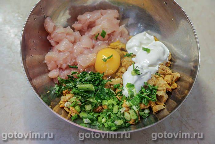 Фотографії рецепта Оладки з курячого філе з лисичками, 04 Оладки з курячого філе з лисичками, Крок 04