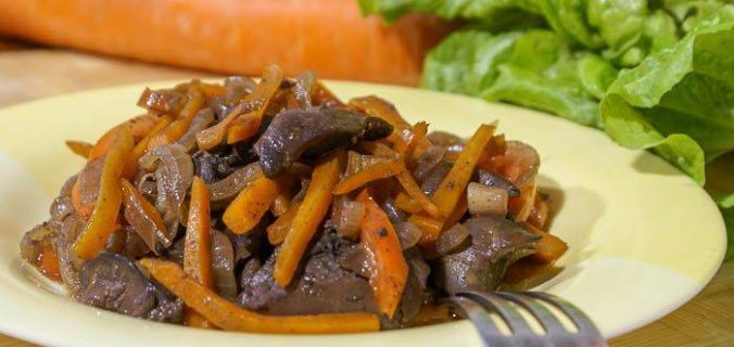 Печінка у винному соусі з коричневим цукром