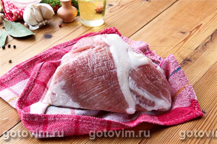 Соковита свинина, запечена в сметані, Крок 01